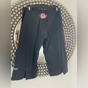 Be Present Agility Drawstring Lotus Yoga Capri Pants